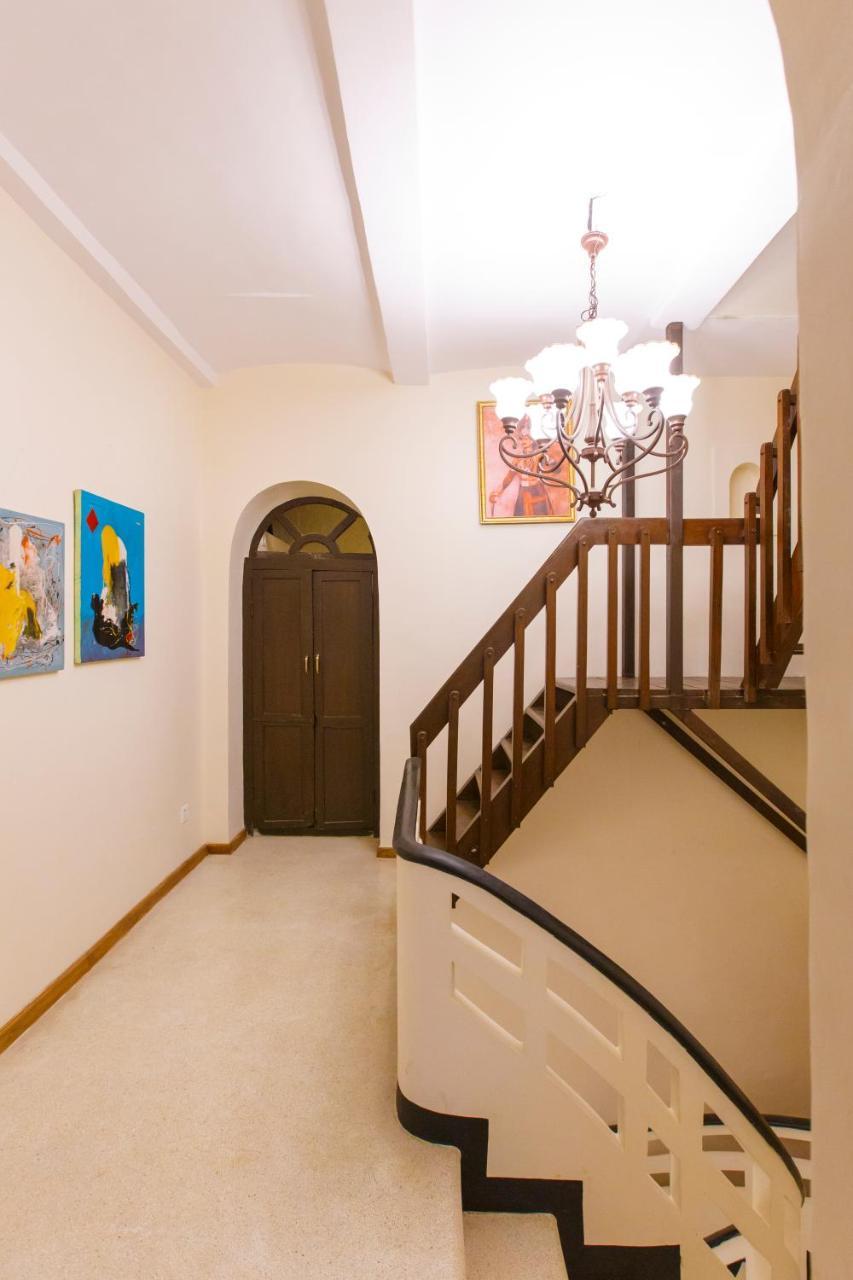 Thamel Villa Heritage Hotel Катманду Екстериор снимка